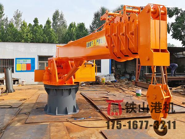 江西新余甲板起重機廠家船用起重機如何進行裝卸貨物？